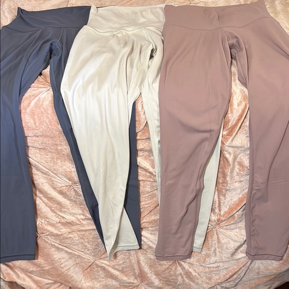 Aritzia leggings set of 3 size 4 - Picture 2 of 5